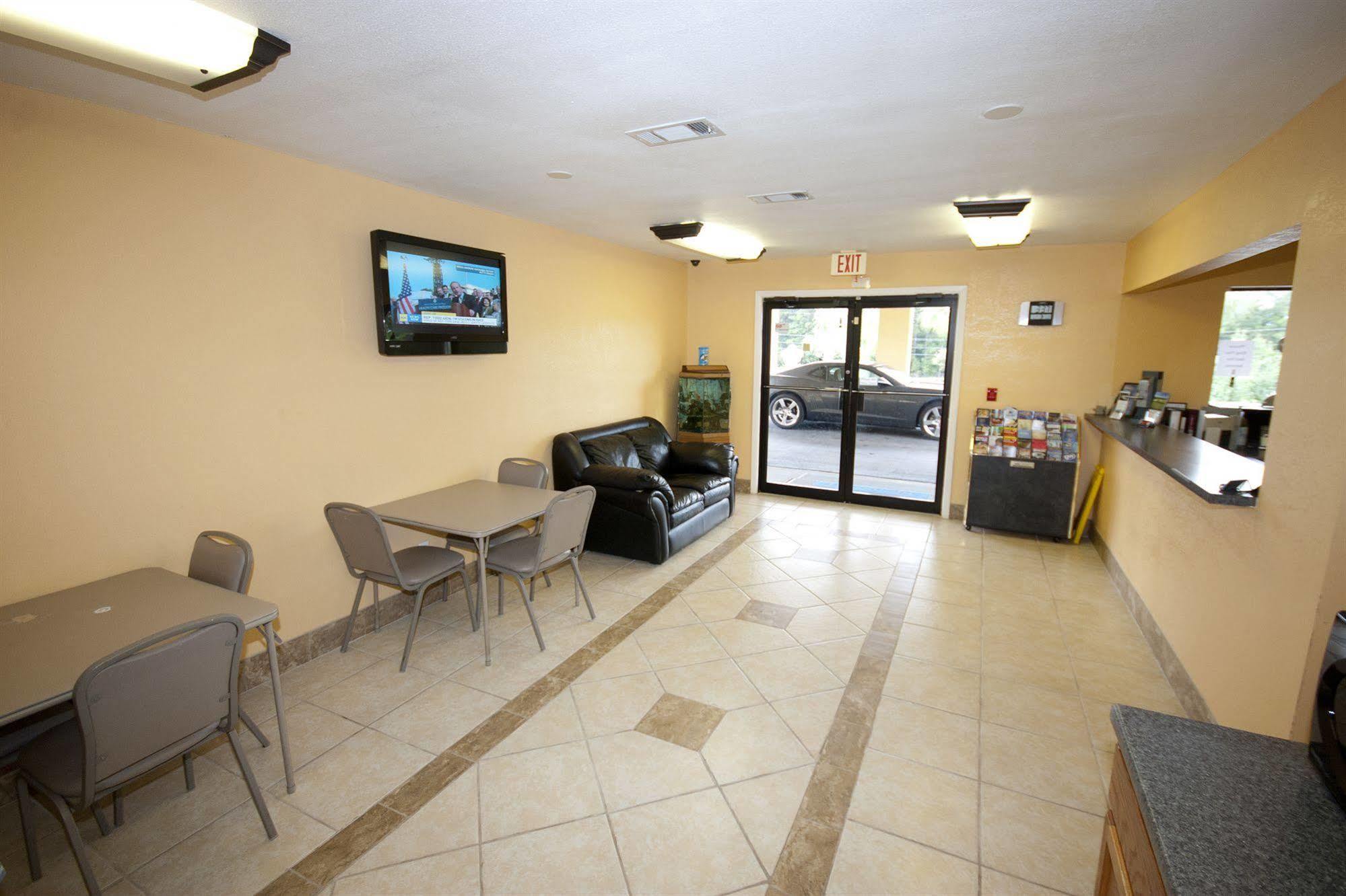 Days Inn By Wyndham Defuniak Springs Luaran gambar