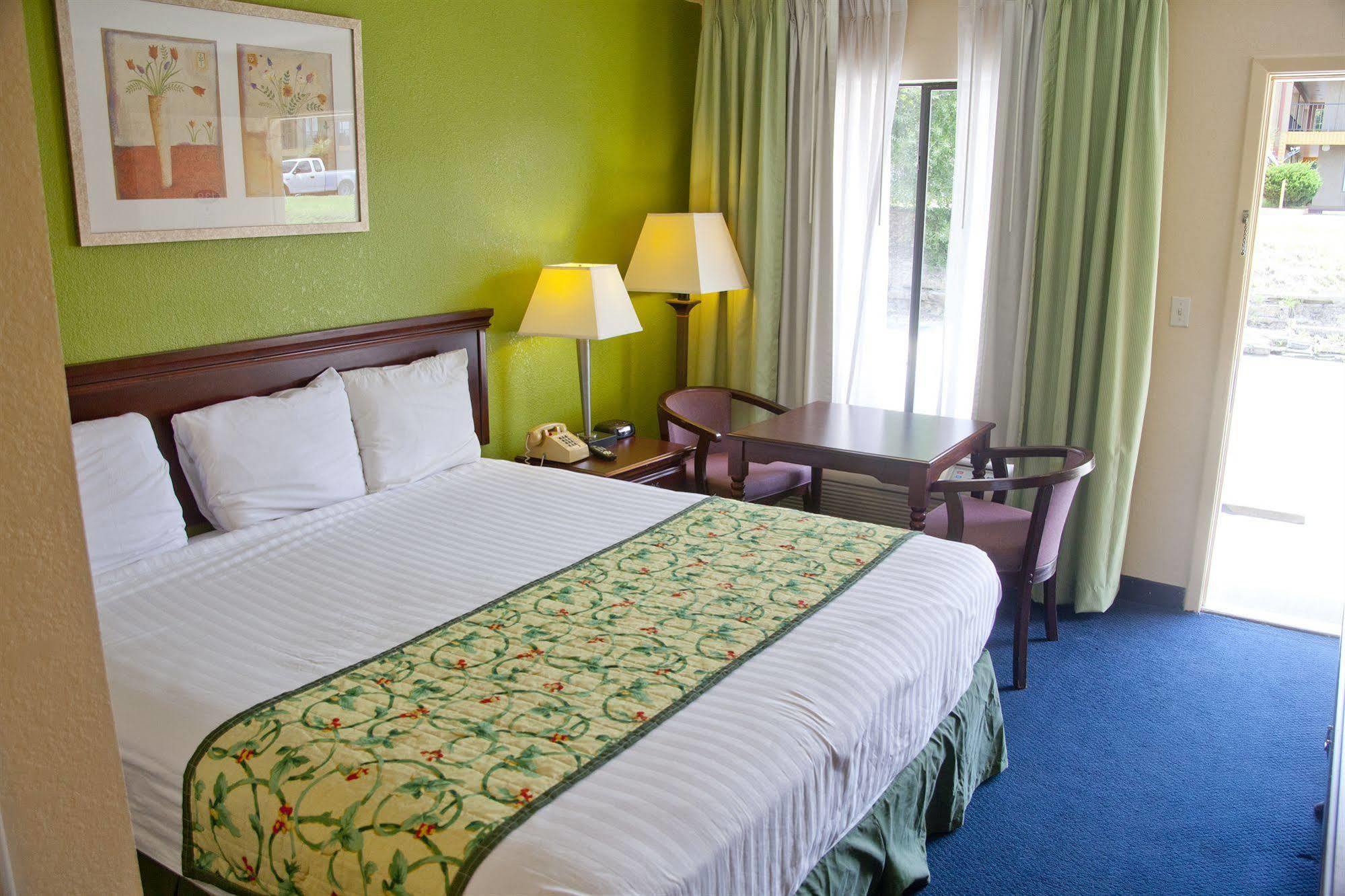Days Inn By Wyndham Defuniak Springs Luaran gambar