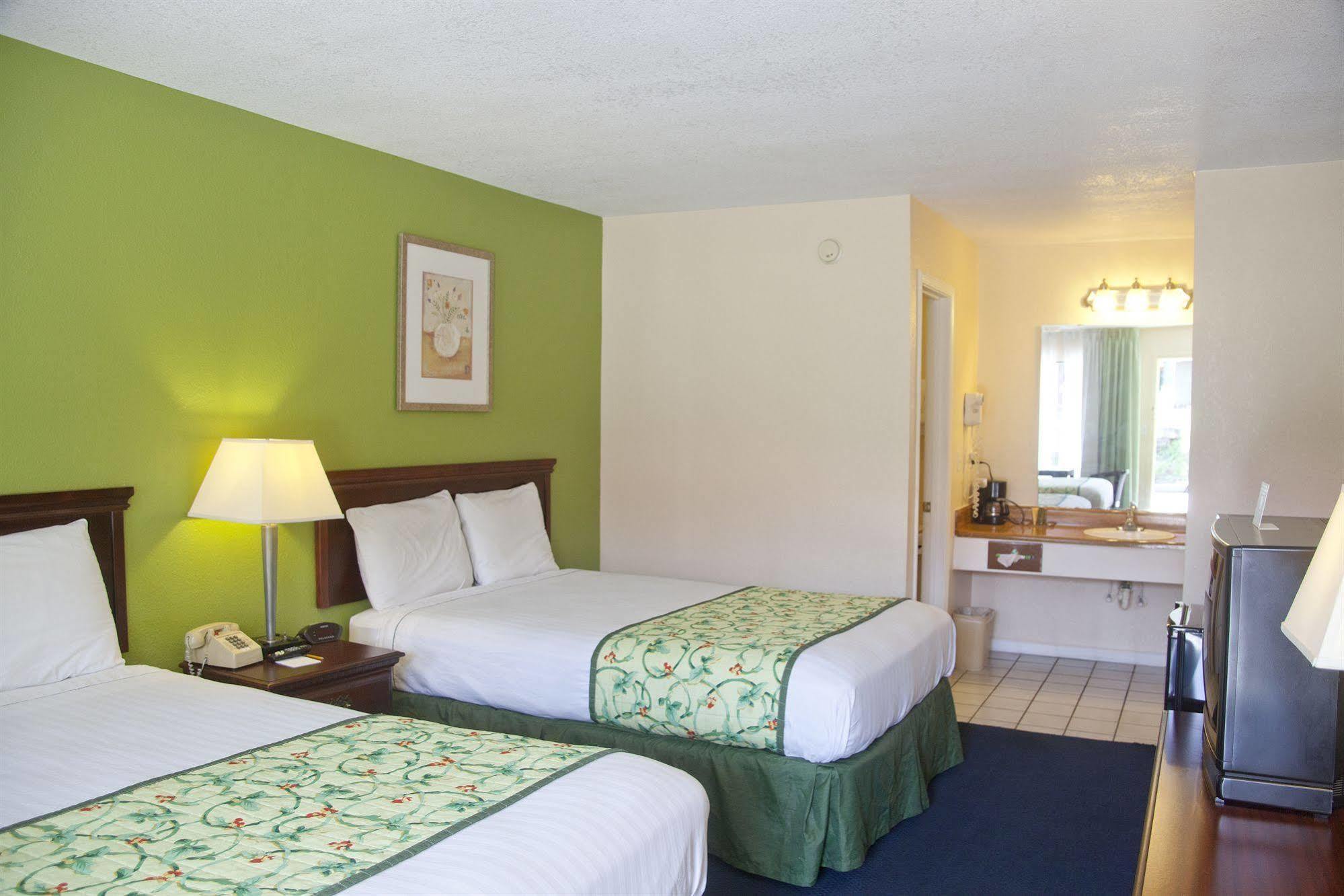 Days Inn By Wyndham Defuniak Springs Luaran gambar